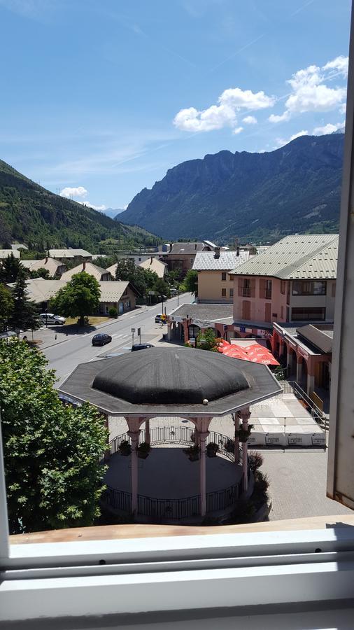 Hotel Restaurant Glaizette LʼArgentière-la-Bessée Buitenkant foto